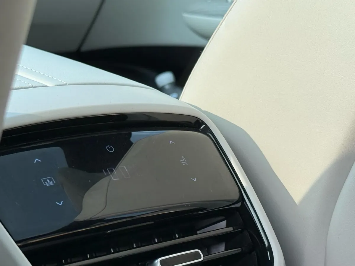 2023 Deepal S07 BEV 79.97KWH,autocango,china used car exporter,china ev exporter,chinese used car exporter,chinese used ev exporter