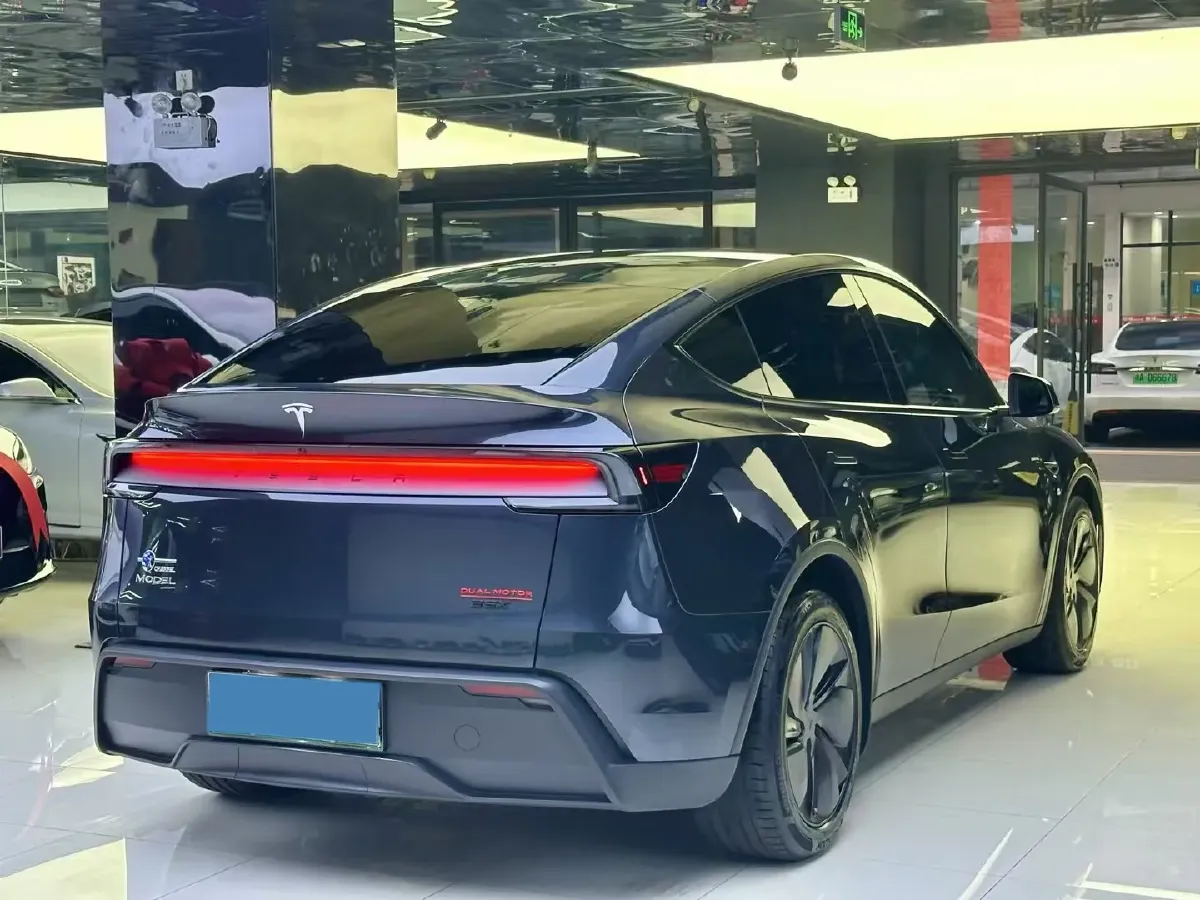 2025 Tesla Model Y BEV 78.4KWH,autocango,china used car exporter,china ev exporter,chinese used car exporter,chinese used ev exporter
