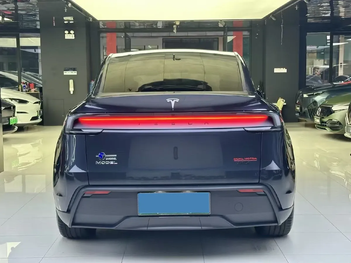 2025 Tesla Model Y BEV 78.4KWH,autocango,china used car exporter,china ev exporter,chinese used car exporter,chinese used ev exporter