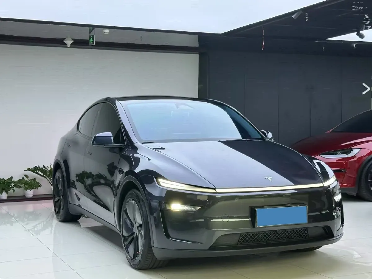 2025 Tesla Model Y BEV 78.4KWH,autocango,china used car exporter,china ev exporter,chinese used car exporter,chinese used ev exporter
