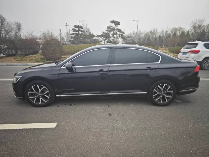 2020 Volkswagen Magotan 2.0T 186HP L4 7DCT,autocango,china used car exporter,china ev exporter,chinese used car exporter,chinese used ev exporter