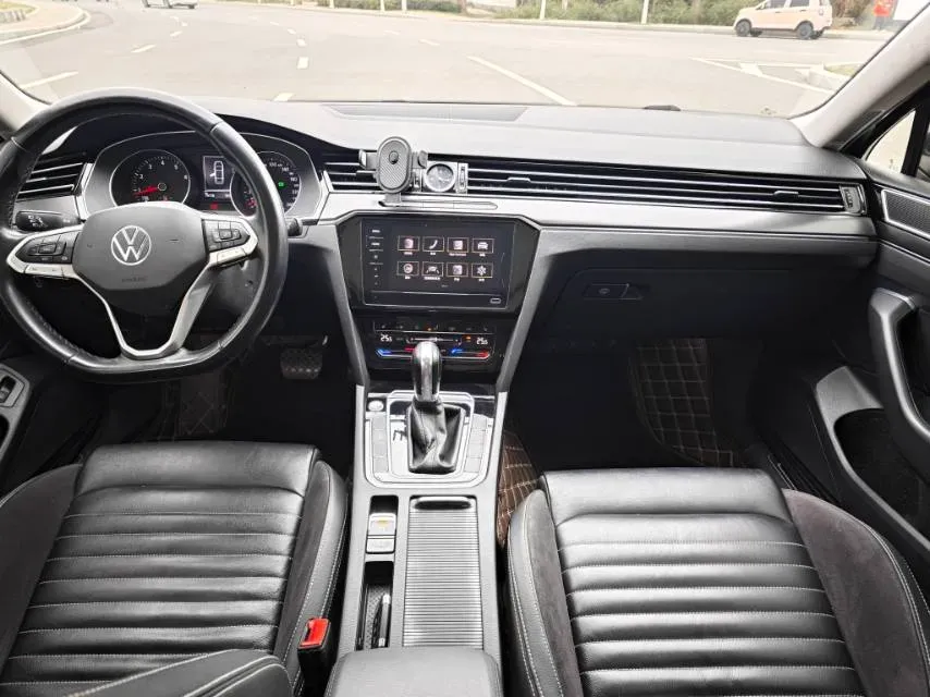 2020 Volkswagen Magotan 2.0T 186HP L4 7DCT,autocango,china used car exporter,china ev exporter,chinese used car exporter,chinese used ev exporter