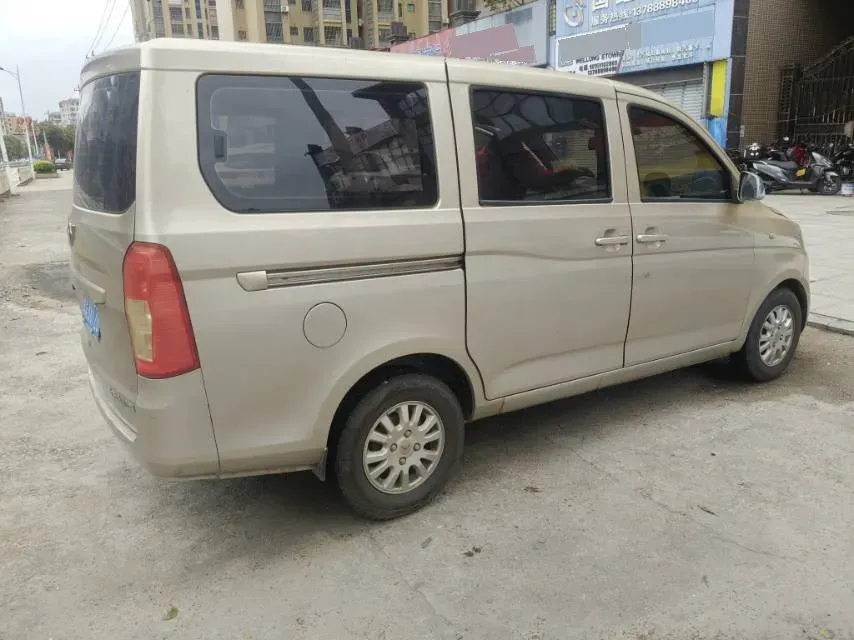 2016 WuLing RongGuang V 1.5L 112HP L4 5MT,autocango,china used car exporter,china ev exporter,chinese used car exporter,chinese used ev exporter
