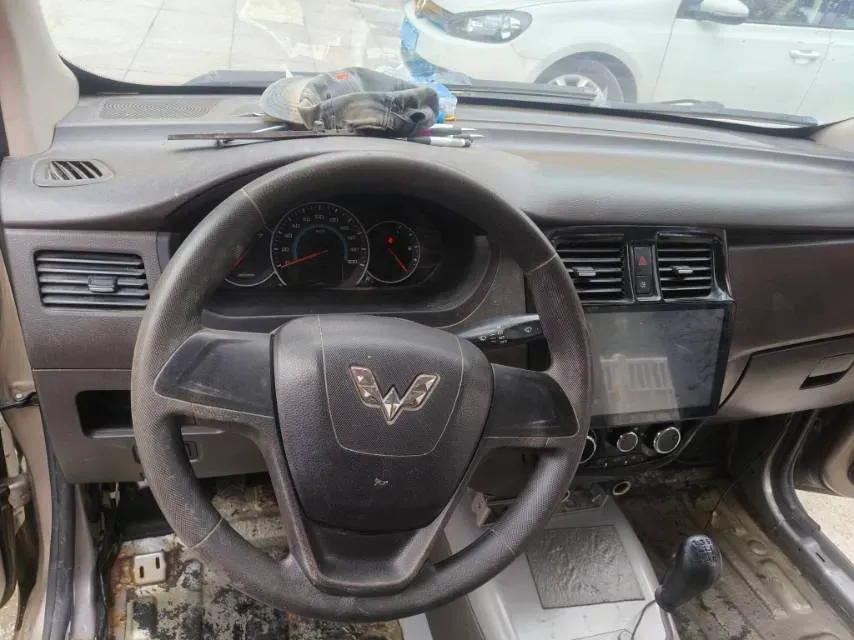 2016 WuLing RongGuang V 1.5L 112HP L4 5MT,autocango,china used car exporter,china ev exporter,chinese used car exporter,chinese used ev exporter