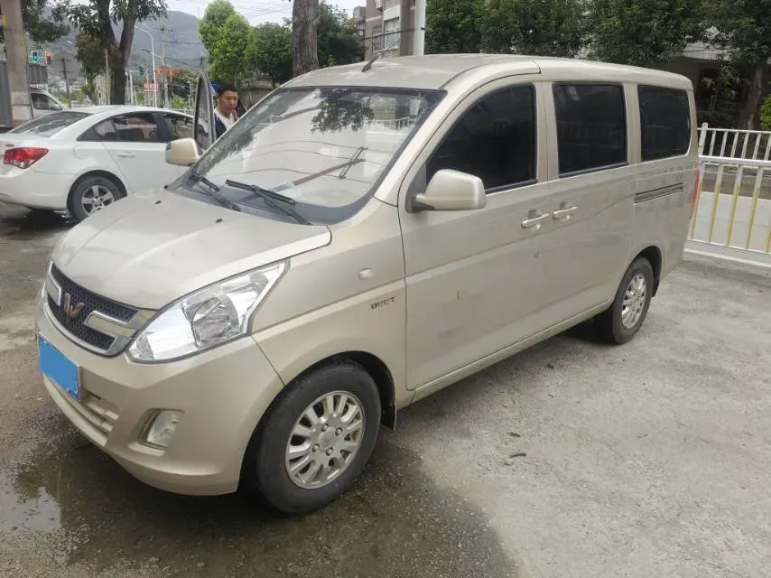 2016 WuLing RongGuang V 1.5L 112HP L4 5MT,autocango,china used car exporter,china ev exporter,chinese used car exporter,chinese used ev exporter