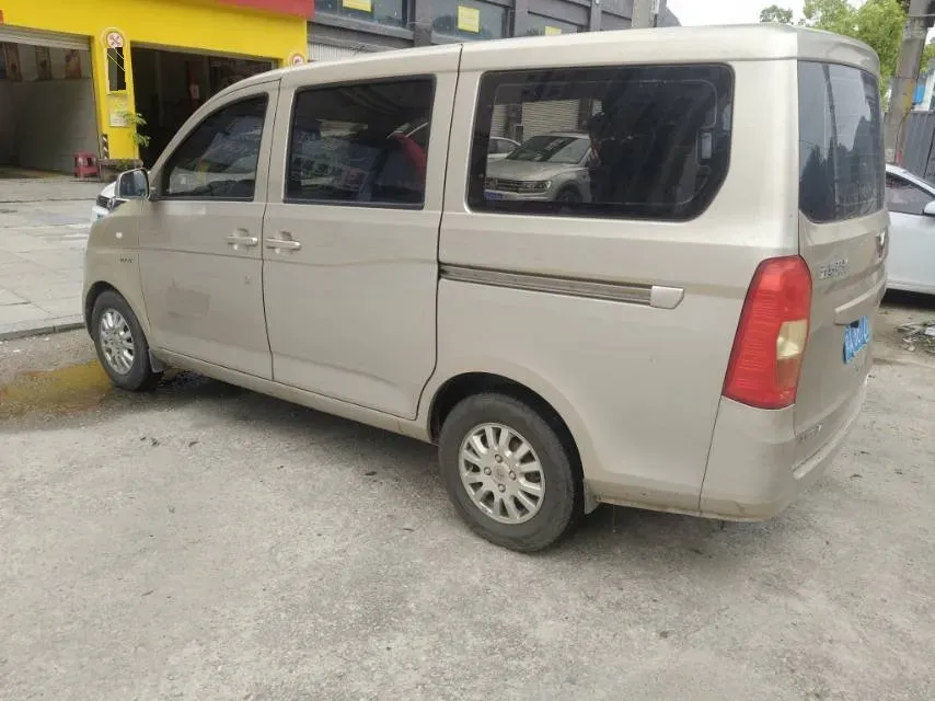2016 WuLing RongGuang V 1.5L 112HP L4 5MT,autocango,china used car exporter,china ev exporter,chinese used car exporter,chinese used ev exporter