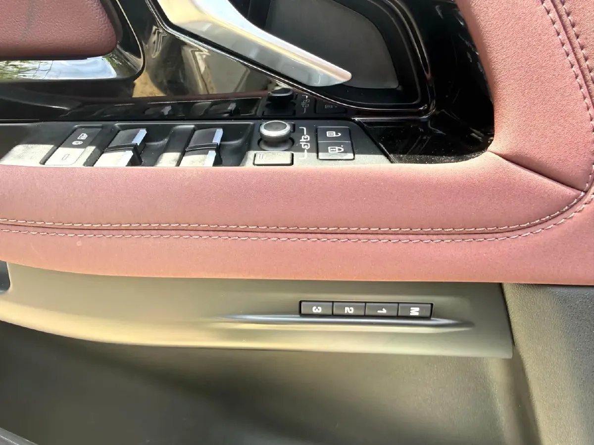 2022 Land Rover Range Rover Evoque 2.0T 249HP L4 9AT,autocango,china used car exporter,china ev exporter,chinese used car exporter,chinese used ev exporter