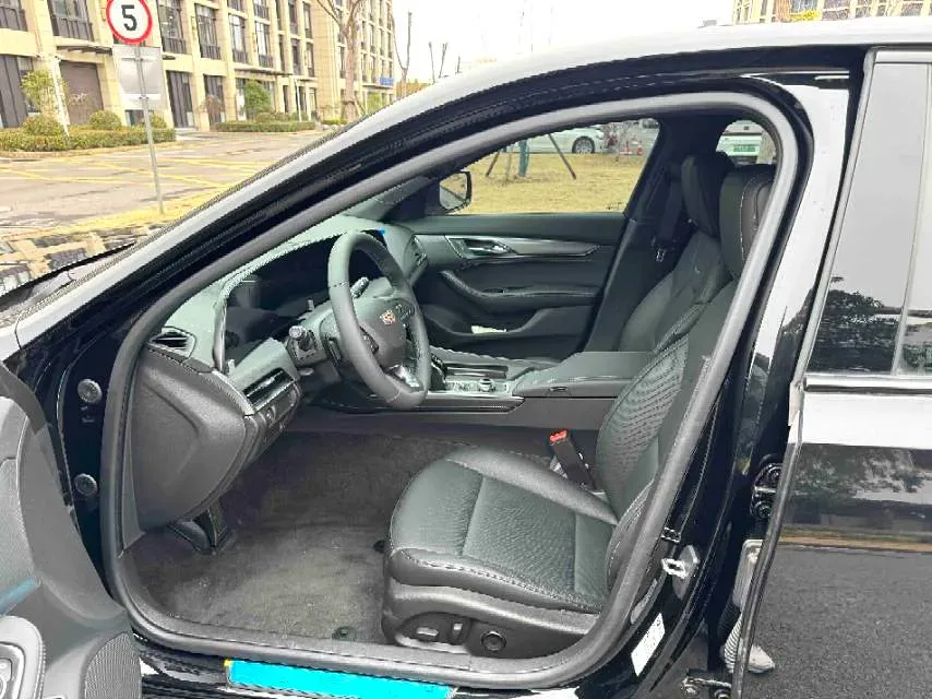 2024 Cadillac CT5 2.0T 237HP L4 10AT,autocango,china used car exporter,china ev exporter,chinese used car exporter,chinese used ev exporter