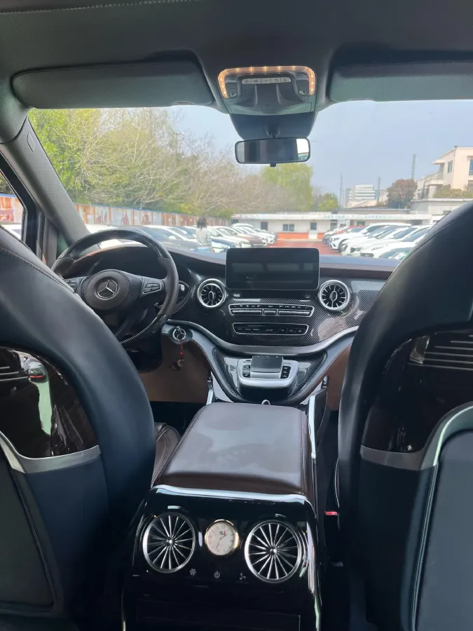 2021 Mercedes-Benz Vito 2.0T 211HP L4 9AT,autocango,china used car exporter,china ev exporter,chinese used car exporter,chinese used ev exporter