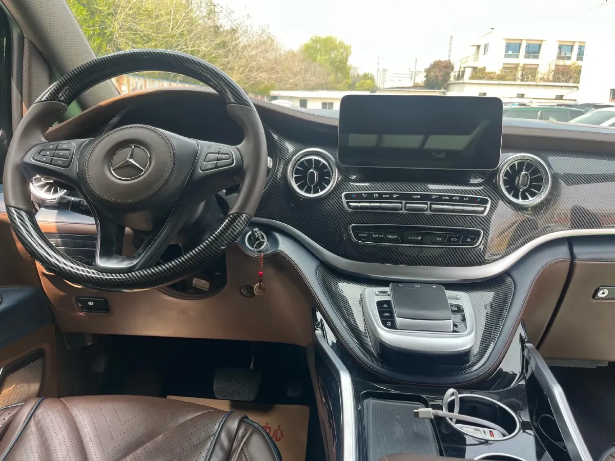 2021 Mercedes-Benz Vito 2.0T 211HP L4 9AT,autocango,china used car exporter,china ev exporter,chinese used car exporter,chinese used ev exporter