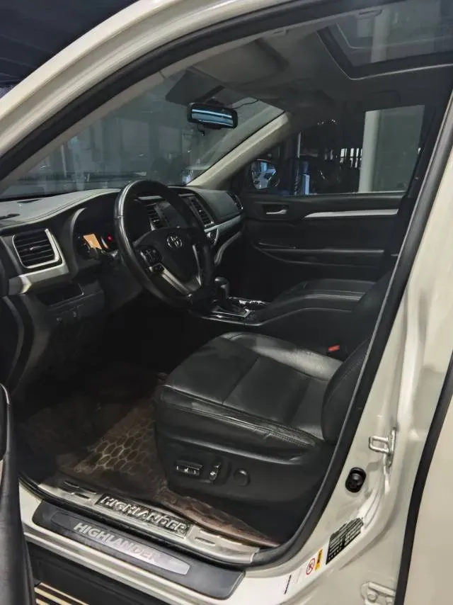 2017 Toyota Highlander 2.0T 220HP L4 6AT,autocango,china used car exporter,china ev exporter,chinese used car exporter,chinese used ev exporter