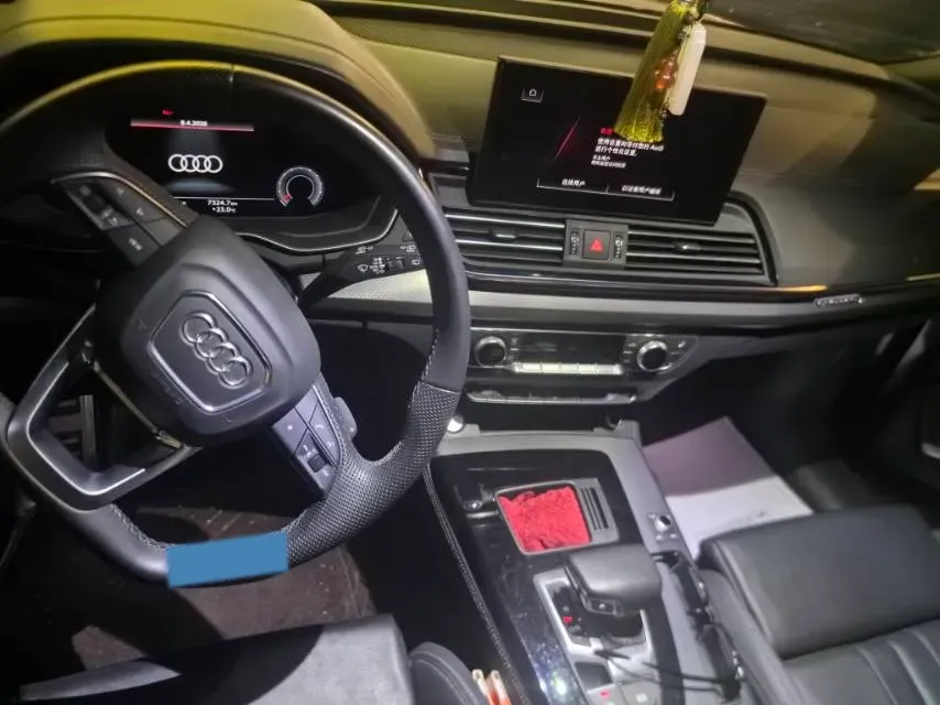2024 Audi Q5L 2.0T 245HP L4 7DCT,autocango,china used car exporter,china ev exporter,chinese used car exporter,chinese used ev exporter