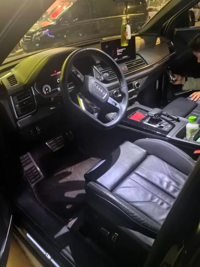 2024 Audi Q5L 2.0T 245HP L4 7DCT,autocango,china used car exporter,china ev exporter,chinese used car exporter,chinese used ev exporter