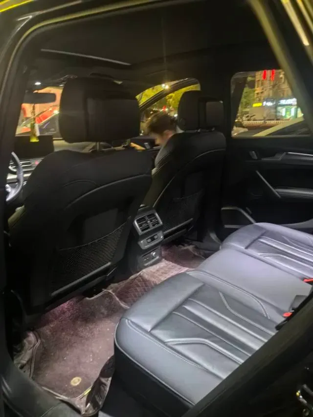 2024 Audi Q5L 2.0T 245HP L4 7DCT,autocango,china used car exporter,china ev exporter,chinese used car exporter,chinese used ev exporter