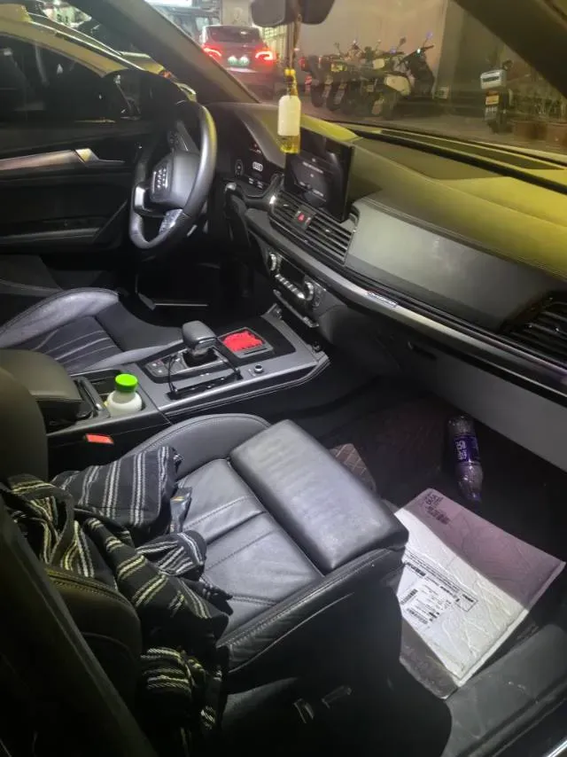 2024 Audi Q5L 2.0T 245HP L4 7DCT,autocango,china used car exporter,china ev exporter,chinese used car exporter,chinese used ev exporter