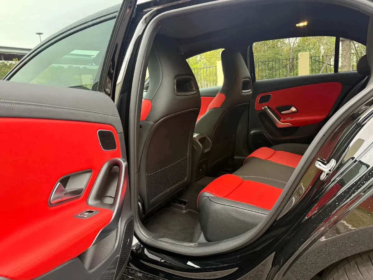 2025 Mercedes-Benz A AMG 2.0T 306HP L4 8DCT,autocango,china used car exporter,china ev exporter,chinese used car exporter,chinese used ev exporter