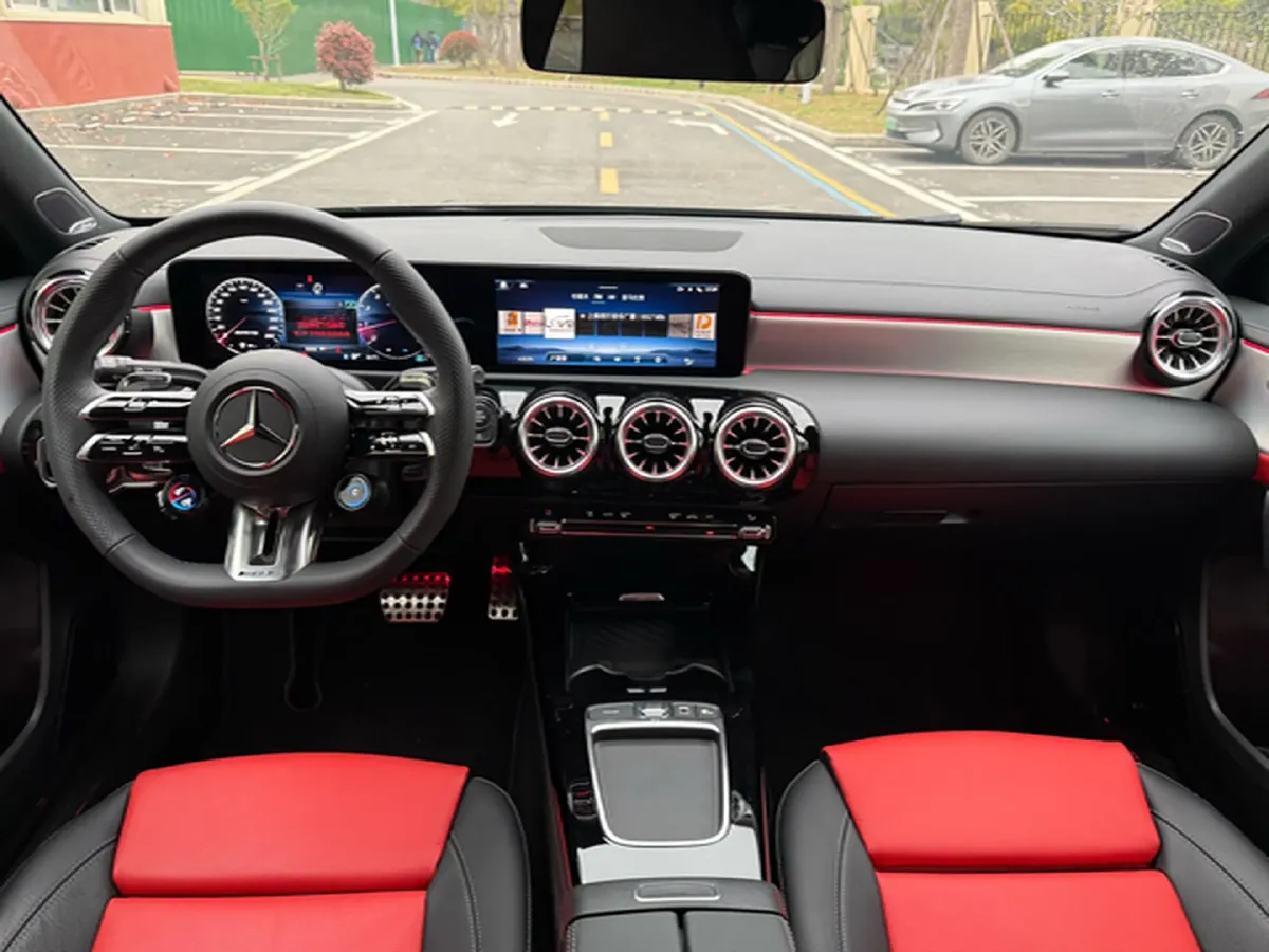 2025 Mercedes-Benz A AMG 2.0T 306HP L4 8DCT,autocango,china used car exporter,china ev exporter,chinese used car exporter,chinese used ev exporter