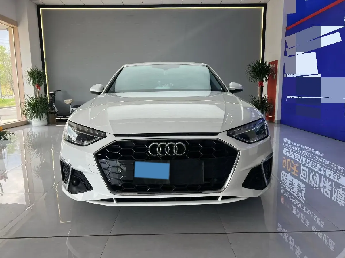 2023 Audi A4L 2.0T 190HP L4 7DCT,autocango,china used car exporter,china ev exporter,chinese used car exporter,chinese used ev exporter
