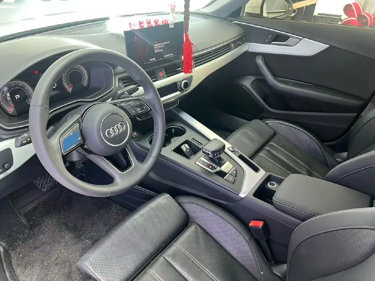 2023 Audi A4L 2.0T 190HP L4 7DCT,autocango,china used car exporter,china ev exporter,chinese used car exporter,chinese used ev exporter