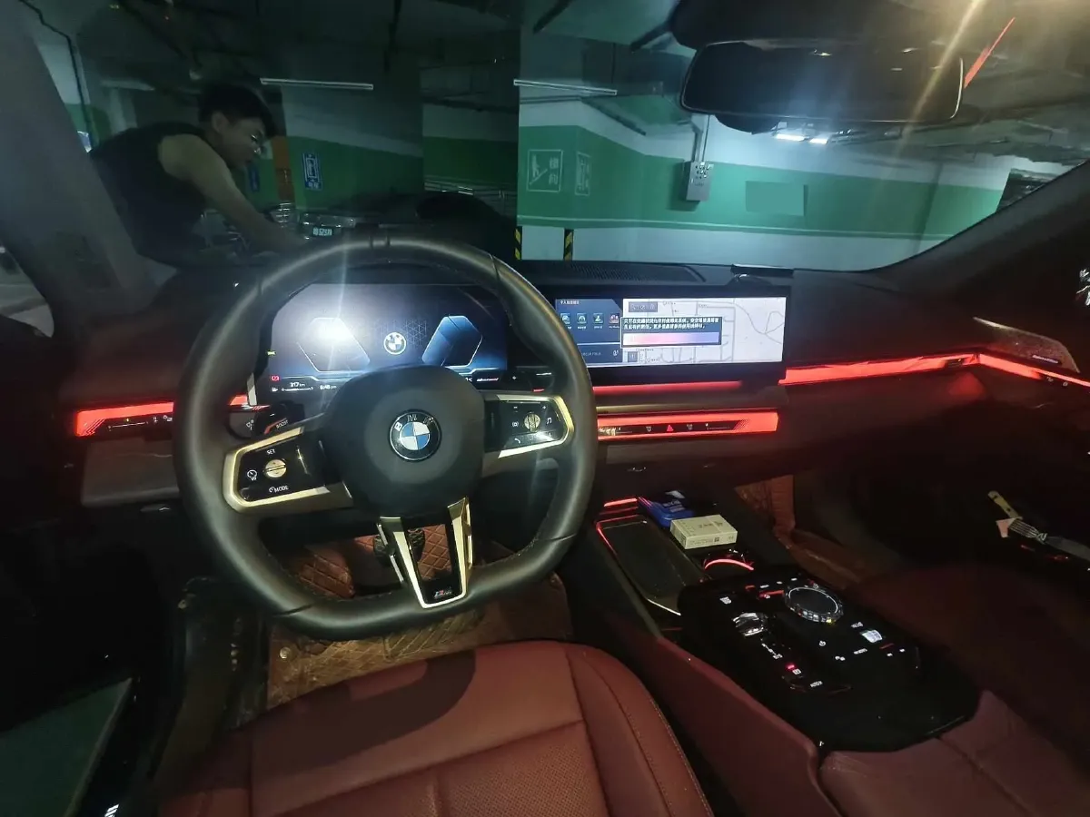 2025 BMW 5 Series 2.0T 258HP L4 8AT,autocango,china used car exporter,china ev exporter,chinese used car exporter,chinese used ev exporter