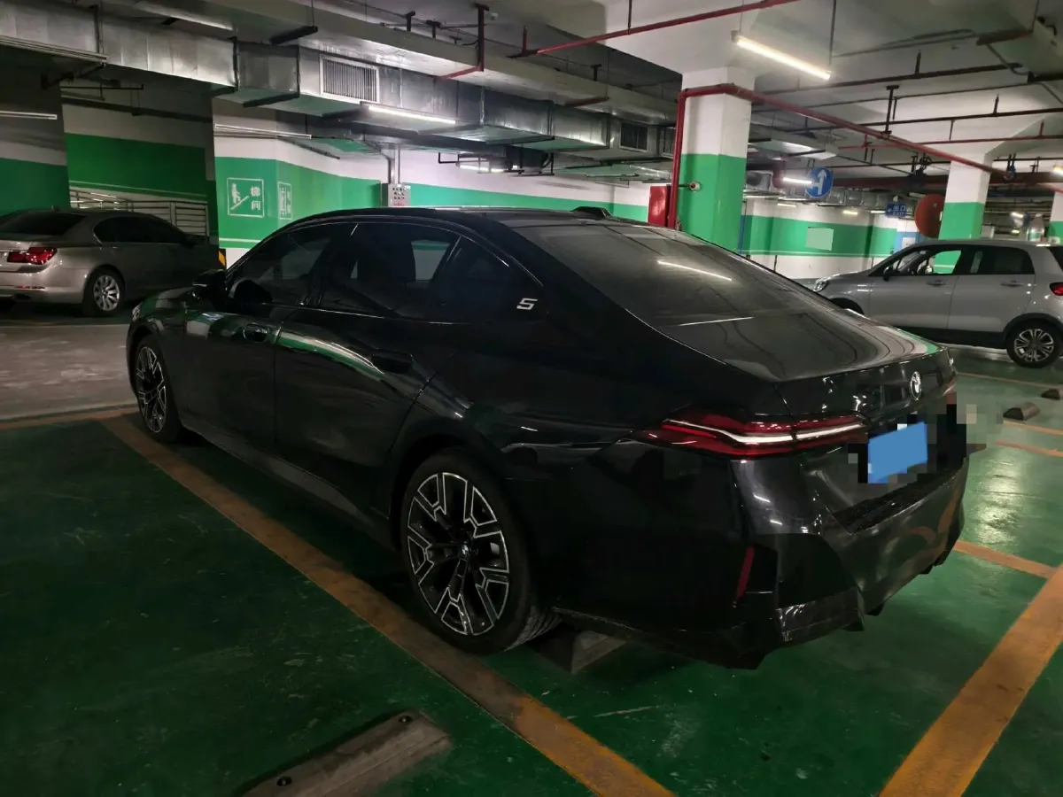 2025 BMW 5 Series 2.0T 258HP L4 8AT,autocango,china used car exporter,china ev exporter,chinese used car exporter,chinese used ev exporter