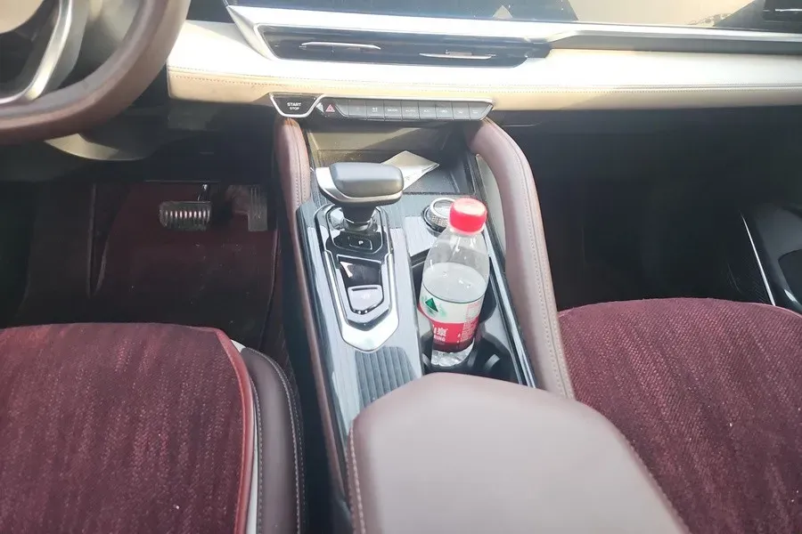 2021 Geely Monjaro 2.0T 218HP L4 7DCT,autocango,china used car exporter,china ev exporter,chinese used car exporter,chinese used ev exporter