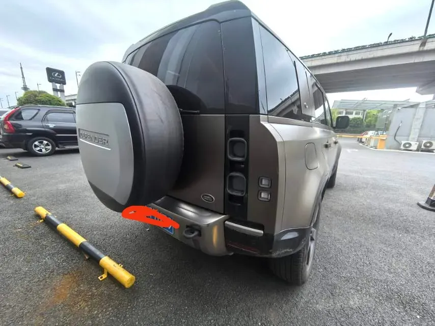 2020 Land Rover Defender 3.0T 400HP L6 8AT,autocango,china used car exporter,china ev exporter,chinese used car exporter,chinese used ev exporter