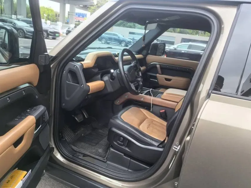 2020 Land Rover Defender 3.0T 400HP L6 8AT,autocango,china used car exporter,china ev exporter,chinese used car exporter,chinese used ev exporter