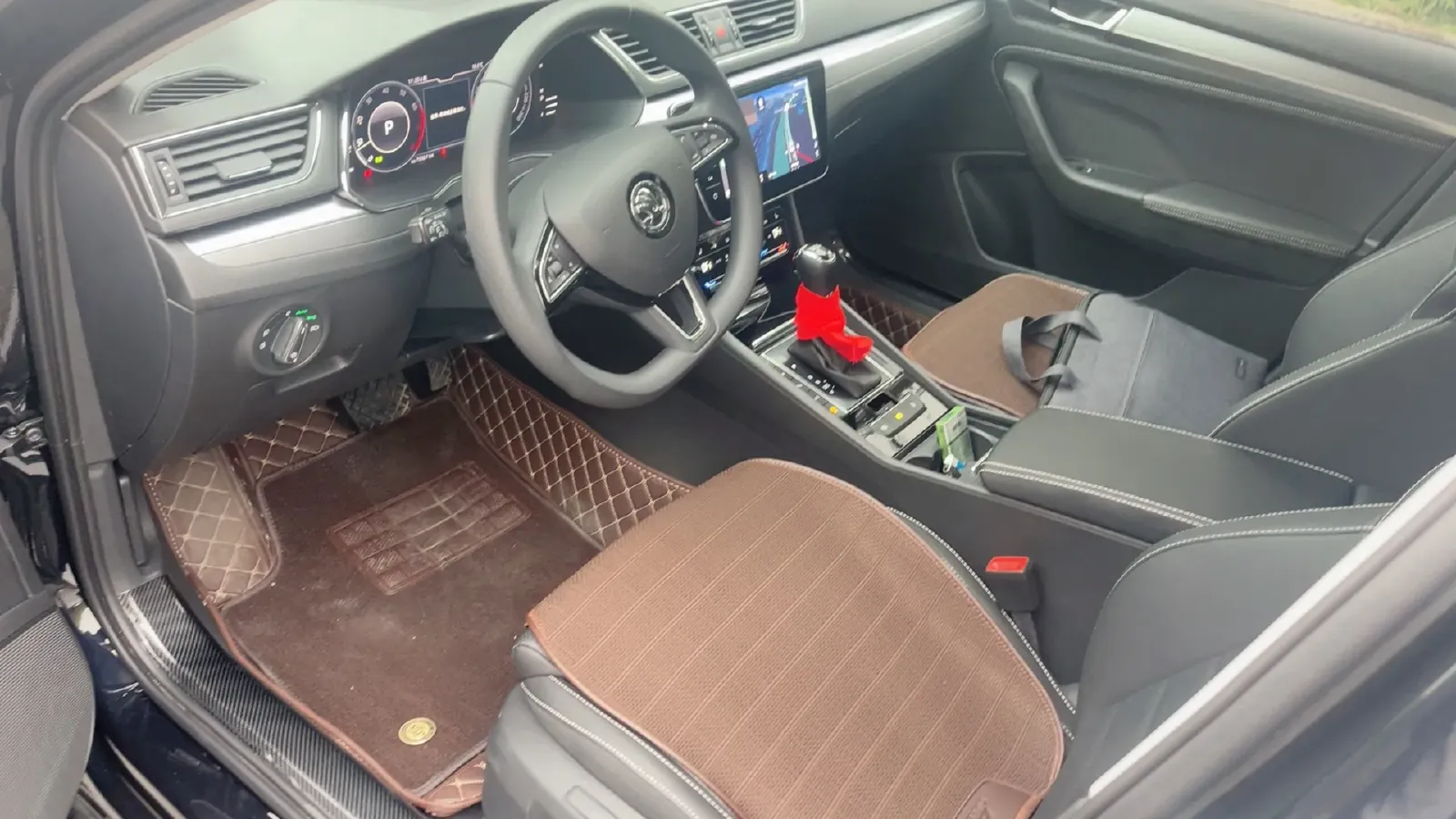 2023 Skoda Superb 1.4T 150HP L4 7DCT,autocango,china used car exporter,china ev exporter,chinese used car exporter,chinese used ev exporter