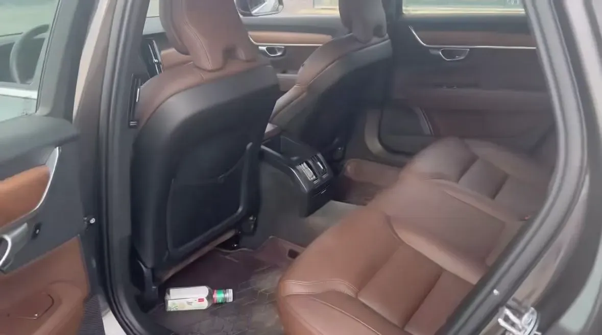 2024 Volvo S90 2.0T 250HP L4 8AT,autocango,china used car exporter,china ev exporter,chinese used car exporter,chinese used ev exporter