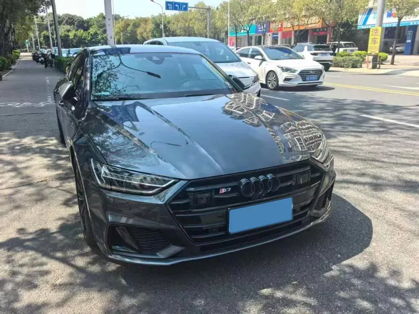 2022 Audi A7 2.0T 245HP L4 7DCT,autocango,china used car exporter,china ev exporter,chinese used car exporter,chinese used ev exporter