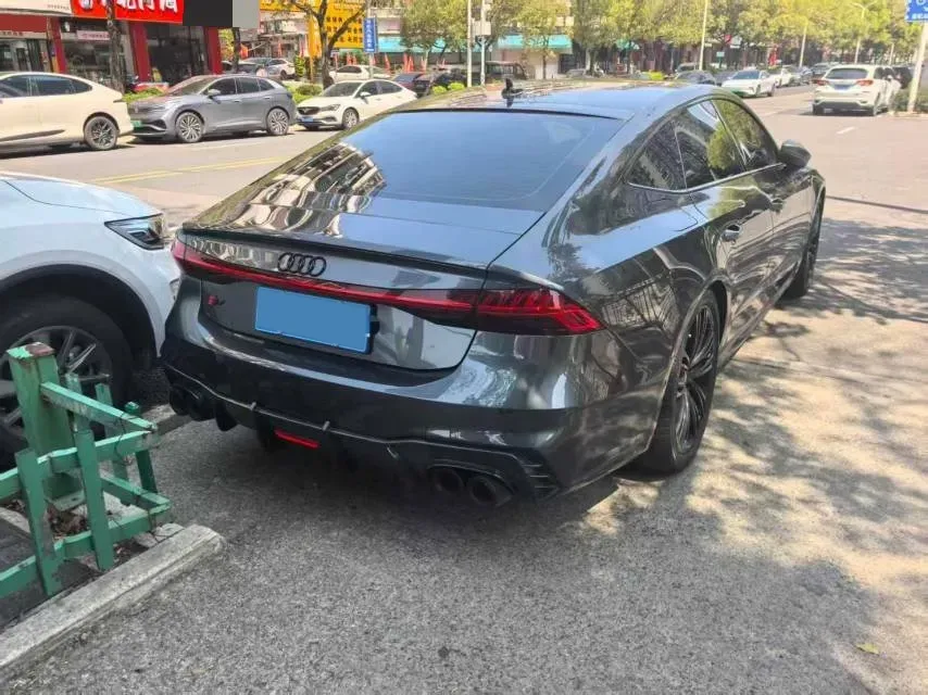 2022 Audi A7 2.0T 245HP L4 7DCT,autocango,china used car exporter,china ev exporter,chinese used car exporter,chinese used ev exporter