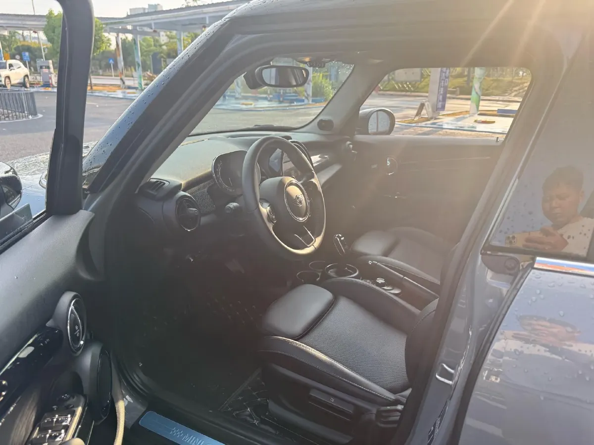 2022 MINI MINI 2.0T 192HP L4 7DCT,autocango,china used car exporter,china ev exporter,chinese used car exporter,chinese used ev exporter