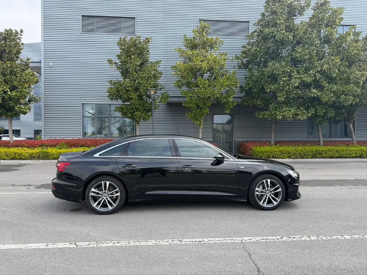 2021 Audi A6L 2.0T 190HP L4 7DCT,autocango,china used car exporter,china ev exporter,chinese used car exporter,chinese used ev exporter