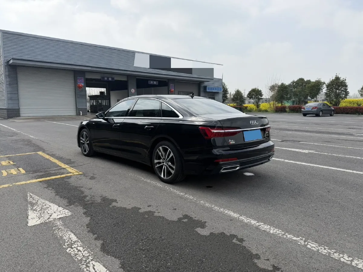2021 Audi A6L 2.0T 190HP L4 7DCT,autocango,china used car exporter,china ev exporter,chinese used car exporter,chinese used ev exporter
