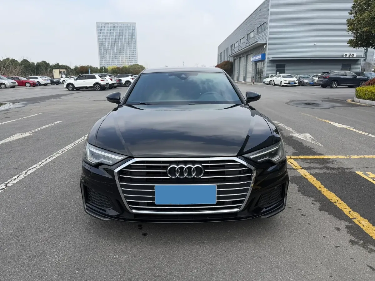 2021 Audi A6L 2.0T 190HP L4 7DCT,autocango,china used car exporter,china ev exporter,chinese used car exporter,chinese used ev exporter