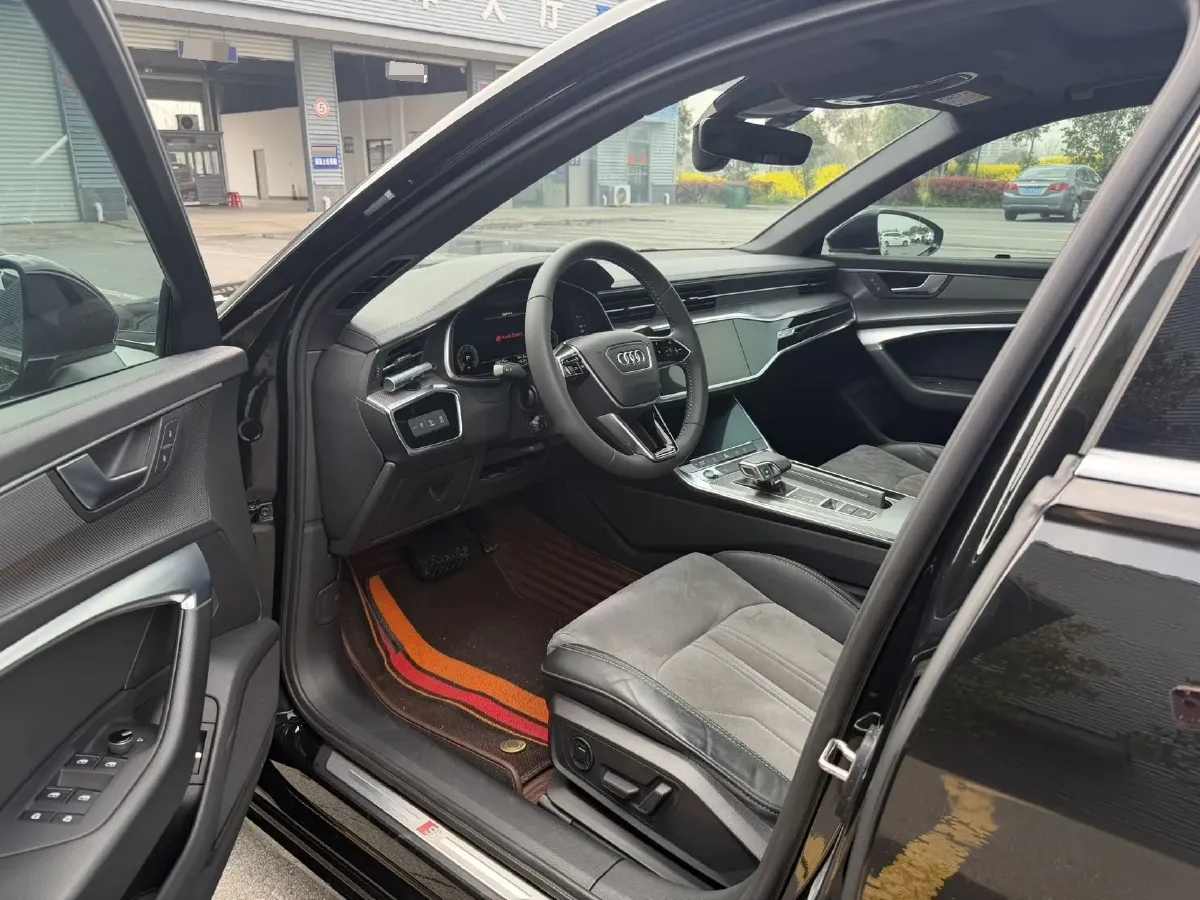 2021 Audi A6L 2.0T 190HP L4 7DCT,autocango,china used car exporter,china ev exporter,chinese used car exporter,chinese used ev exporter