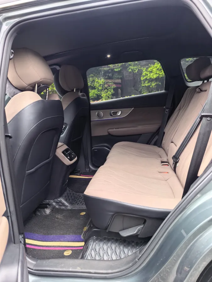 2025 Chery Tiggo 8 Plus 1.6T 197HP L4 7DCT,autocango,china used car exporter,china ev exporter,chinese used car exporter,chinese used ev exporter