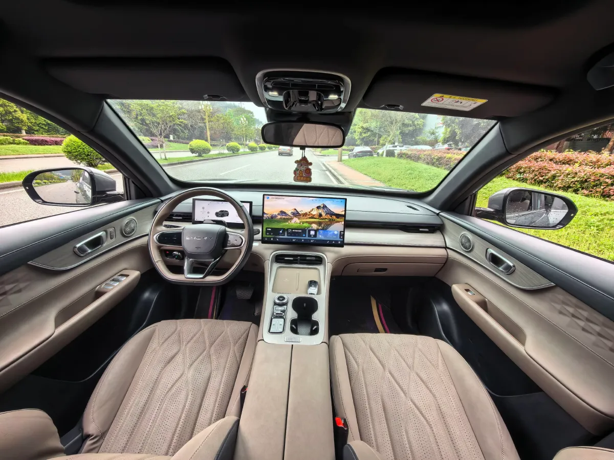 2025 Chery Tiggo 8 Plus 1.6T 197HP L4 7DCT,autocango,china used car exporter,china ev exporter,chinese used car exporter,chinese used ev exporter