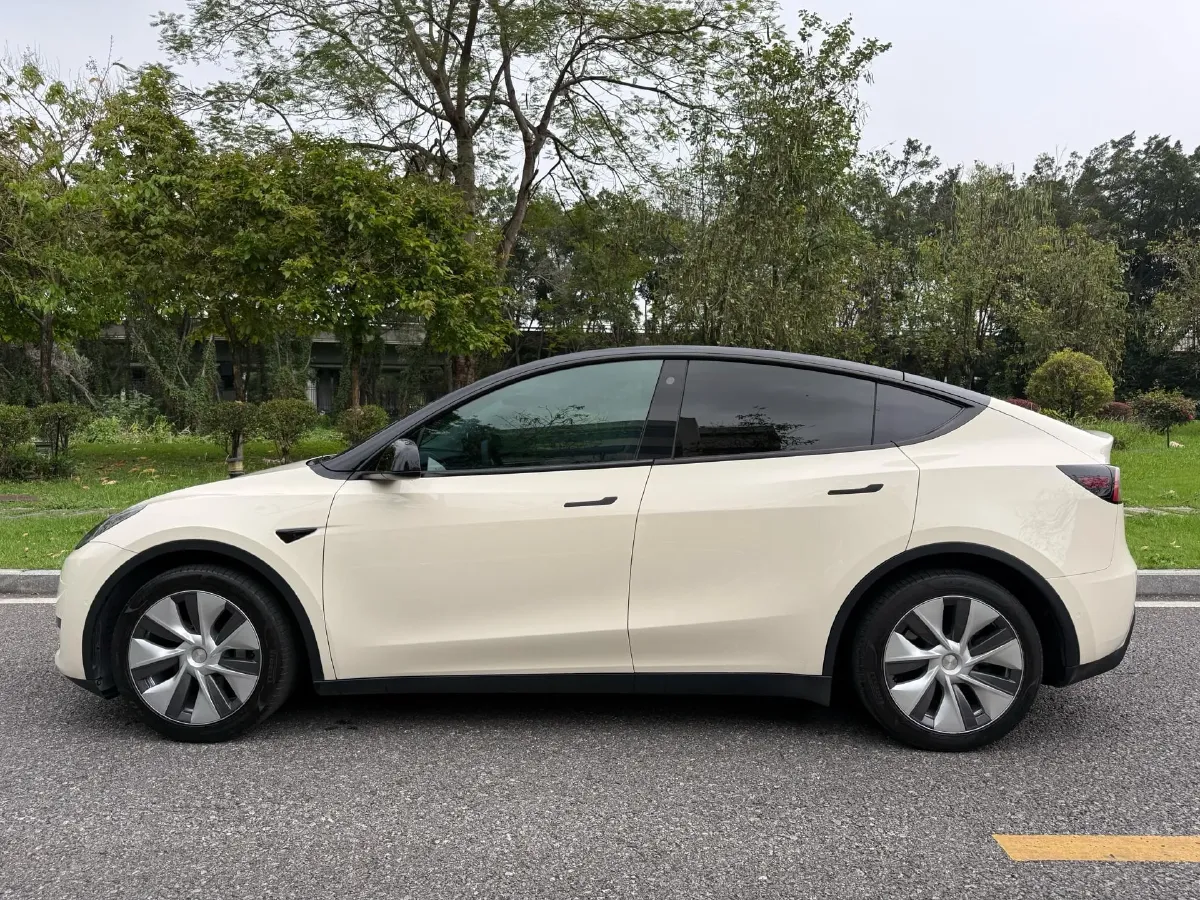 2022 Tesla Model Y BEV 60KWH,autocango,china used car exporter,china ev exporter,chinese used car exporter,chinese used ev exporter
