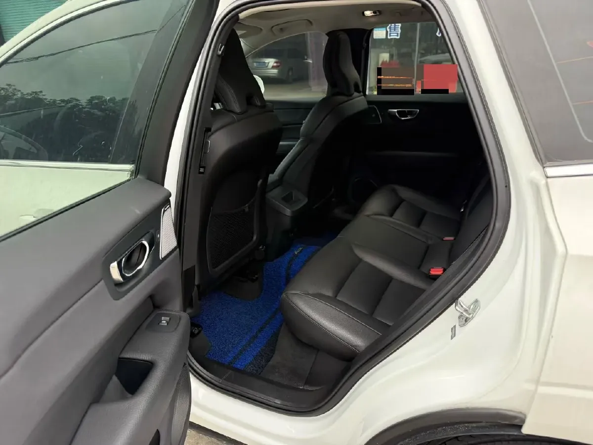 2021 Volvo XC60 2.0T 250HP L4 8AT,autocango,china used car exporter,china ev exporter,chinese used car exporter,chinese used ev exporter