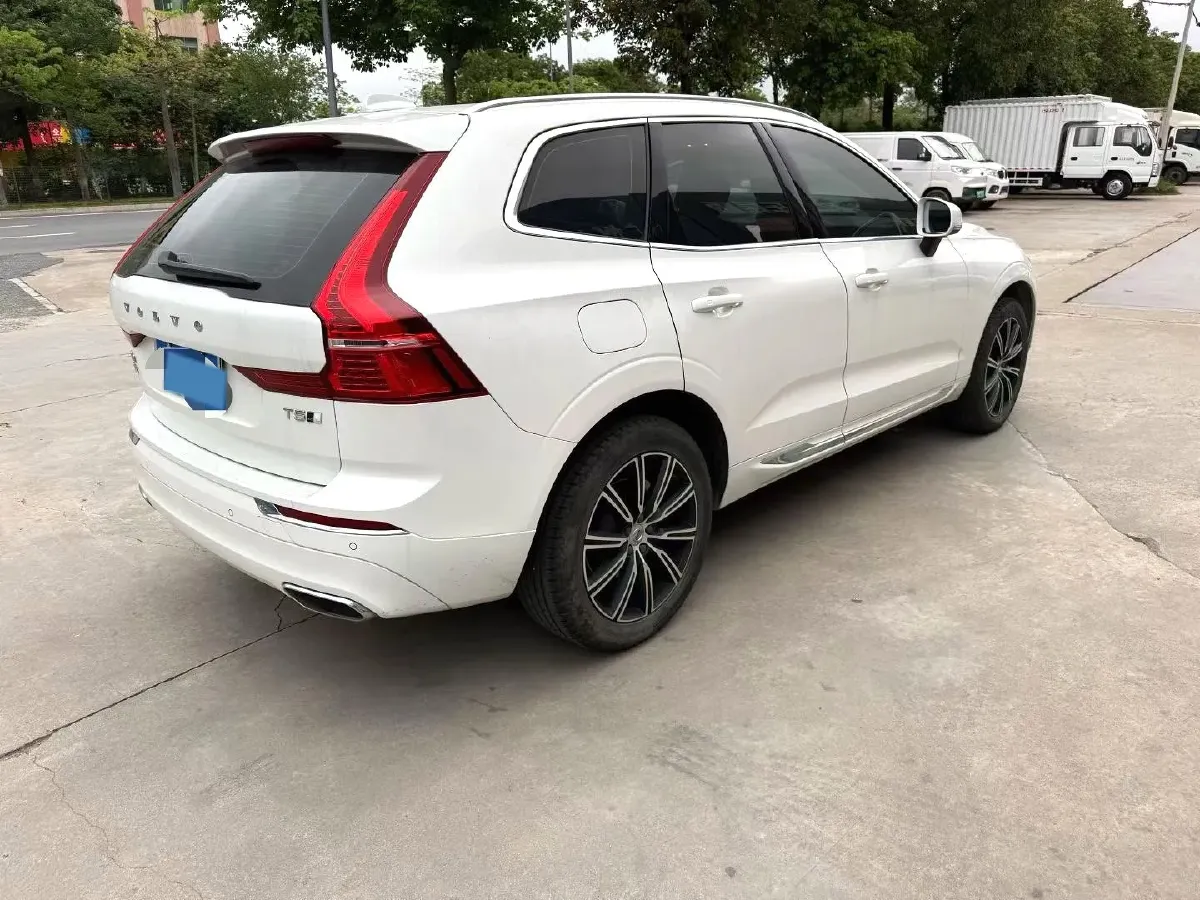 2021 Volvo XC60 2.0T 250HP L4 8AT,autocango,china used car exporter,china ev exporter,chinese used car exporter,chinese used ev exporter