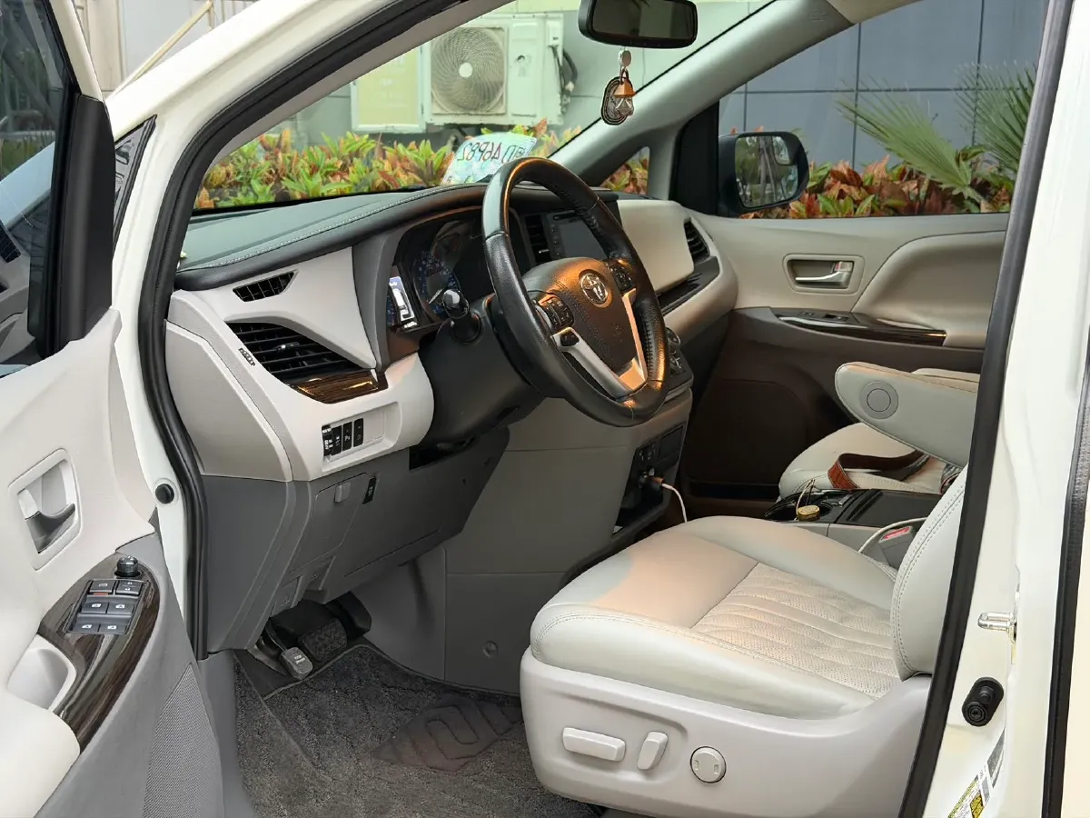 2019 Toyota Avalon 2.0L 178HP L4 CVT,autocango,china used car exporter,china ev exporter,chinese used car exporter,chinese used ev exporter