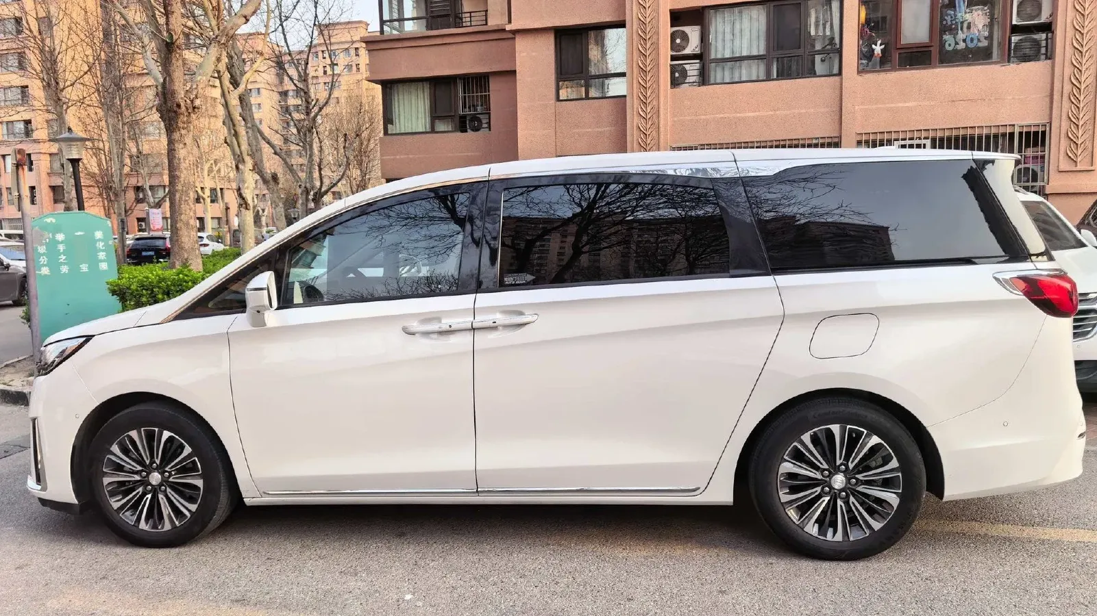 2023 Buick GL8 2.0T 237HP L4 9AT,autocango,china used car exporter,china ev exporter,chinese used car exporter,chinese used ev exporter