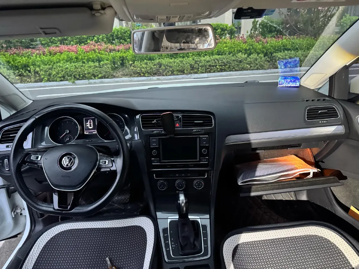 2018 Volkswagen Golf 1.6L 110HP L4 6AT,autocango,china used car exporter,china ev exporter,chinese used car exporter,chinese used ev exporter