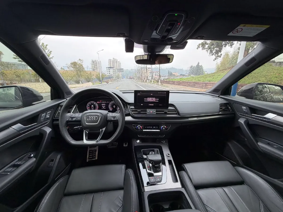 2024 Audi Q5L 2.0T 245HP L4 7DCT,autocango,china used car exporter,china ev exporter,chinese used car exporter,chinese used ev exporter