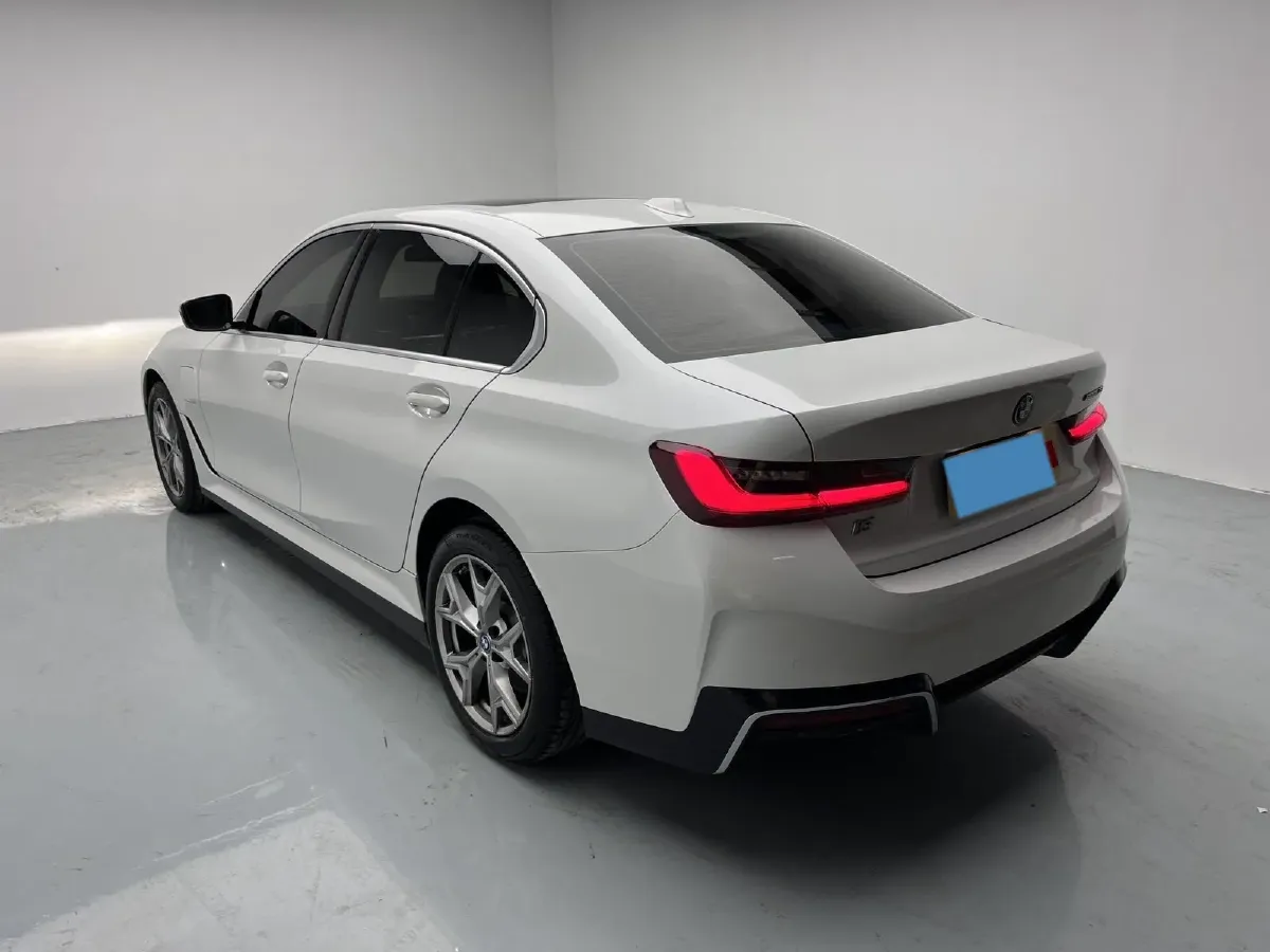 2024 BMW i3 BEV 70KWH,autocango,china used car exporter,china ev exporter,chinese used car exporter,chinese used ev exporter