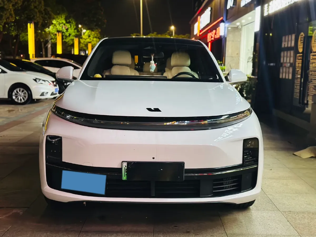 2023 Li L7 Range Extended 154HP REEV 40.9KWH,autocango,china used car exporter,china ev exporter,chinese used car exporter,chinese used ev exporter