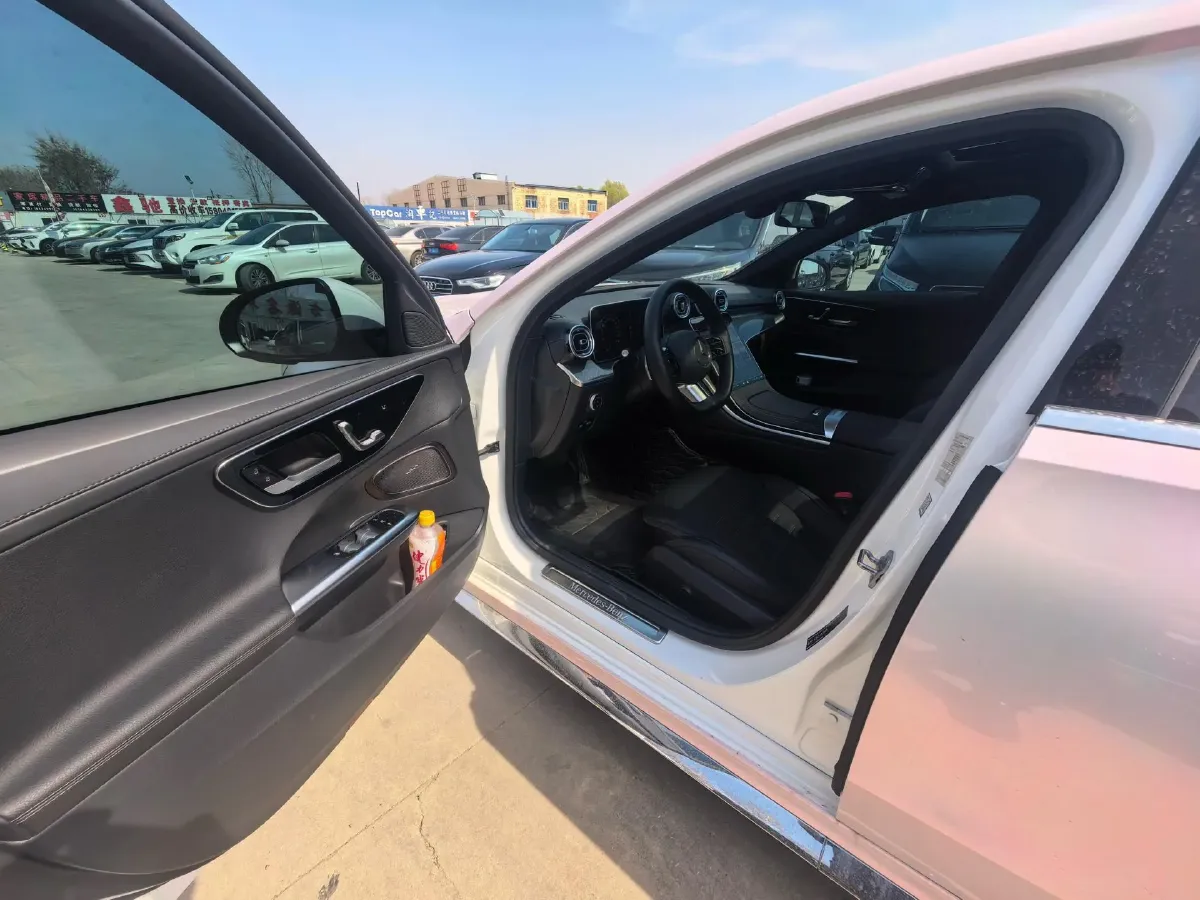 2024 Mercedes-Benz C Class 1.5T 204HP L4 9AT,autocango,china used car exporter,china ev exporter,chinese used car exporter,chinese used ev exporter