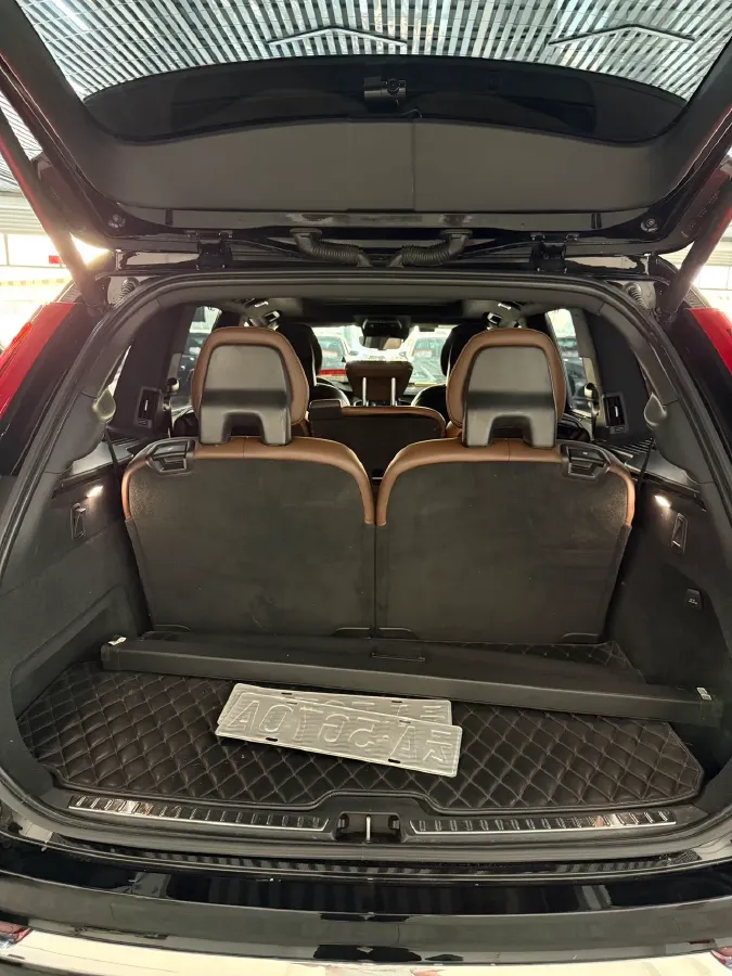 2022 Volvo XC90 2.0T 299HP L4 8AT,autocango,china used car exporter,china ev exporter,chinese used car exporter,chinese used ev exporter